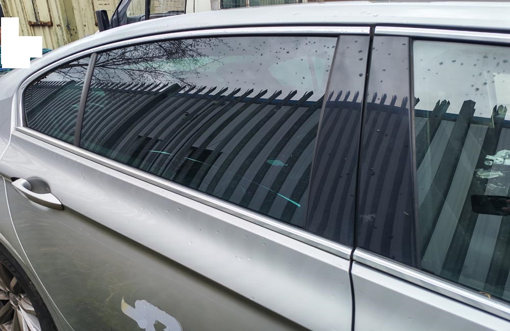 VW Passat SE Business TDI Bluemotion Door window glass driver side rear